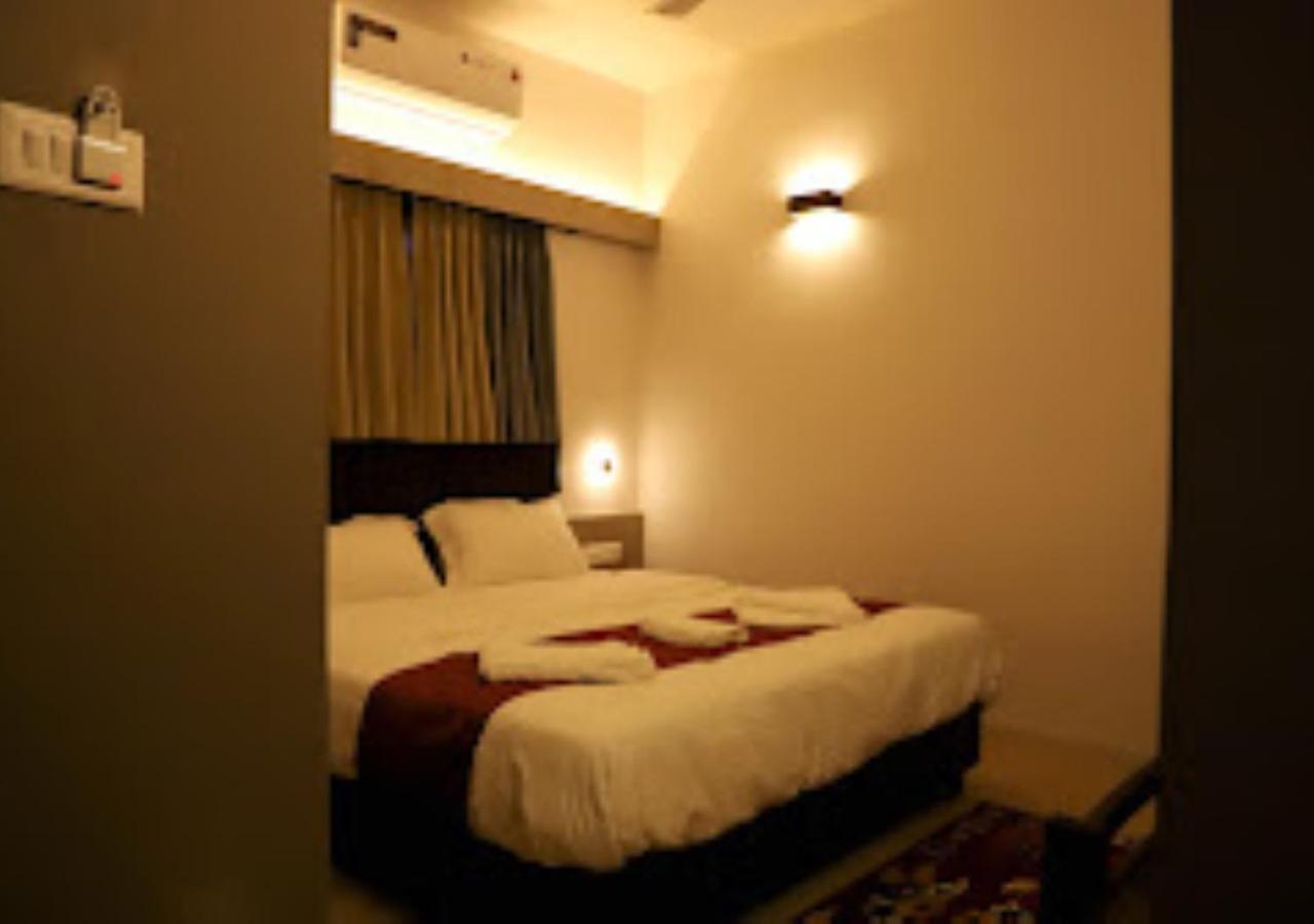 Lotus Lodge Kalmath Kankavali Luaran gambar
