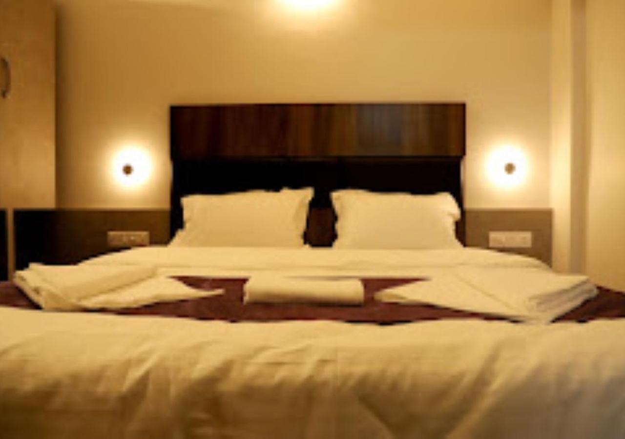 Lotus Lodge Kalmath Kankavali Luaran gambar